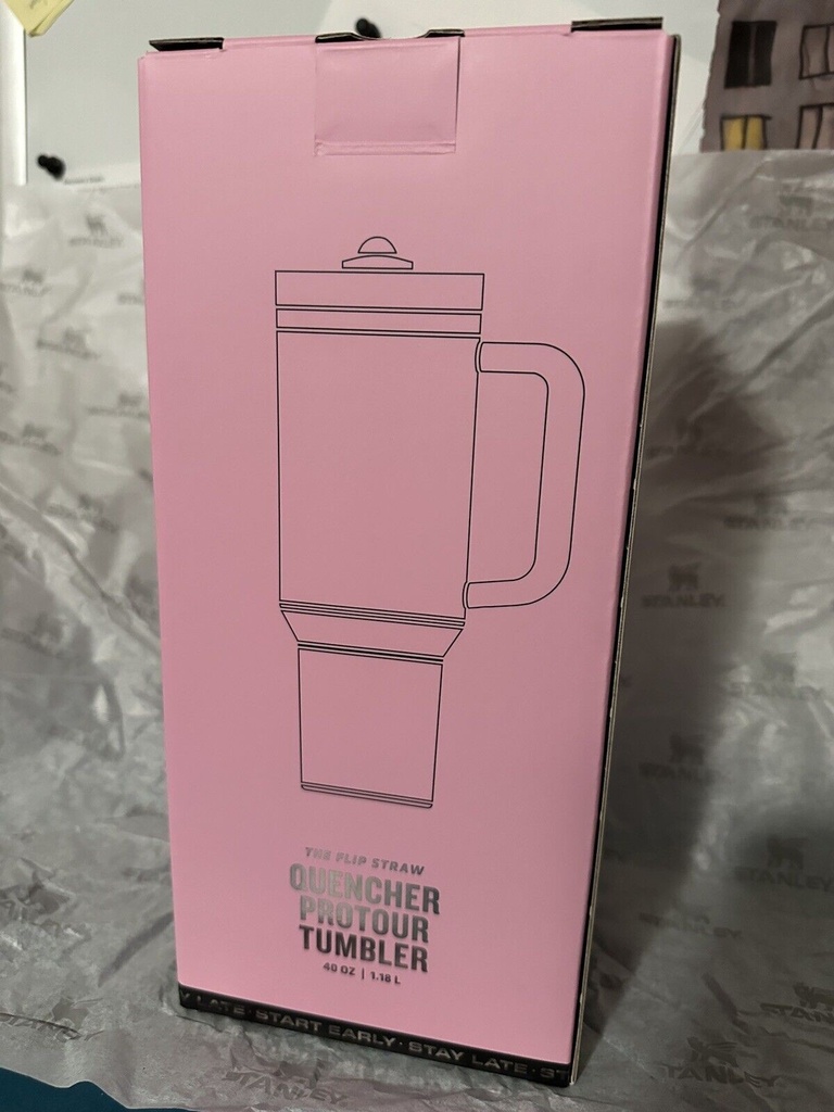 The Messi X Stanley Quencher ProTour Flip Straw Tumbler | 40 OZ
